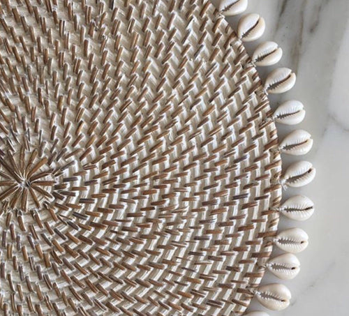 RATTAN SHELL PLACEMAT