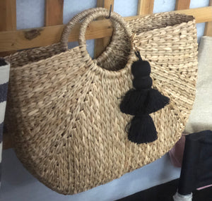 NATURAL SUMMER STRAW BAG WITH TASSEL